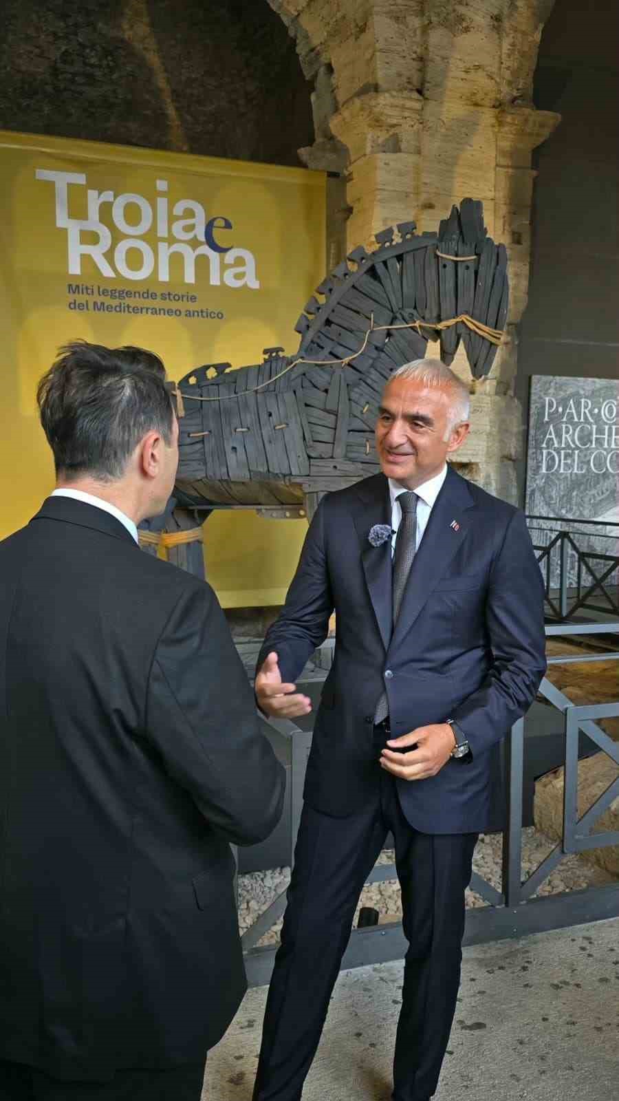 "Troya Sergisi" 221 eserle Roma’da 14 troya sergisi 221 eserle romada 10
