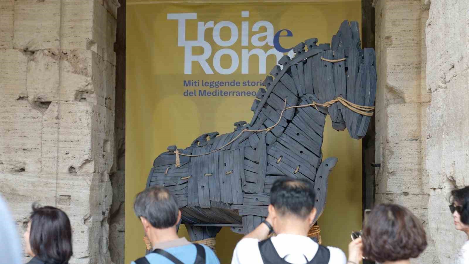 "Troya Sergisi" 221 eserle Roma’da 7 troya sergisi 221 eserle romada 3 jng8Hg83
