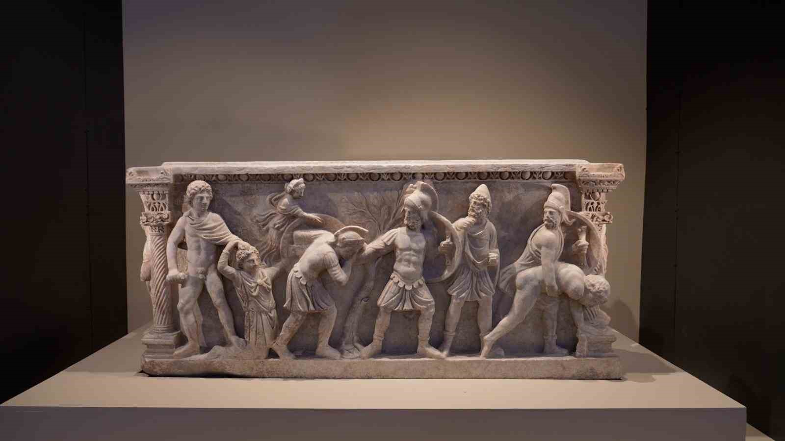 "Troya Sergisi" 221 eserle Roma’da 8 troya sergisi 221 eserle romada 4