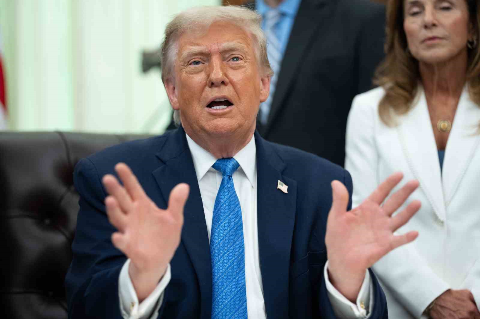 trump 200den fazla ticari gemi bogazdan guvenli sekilde gecis yapti 0 cJ6P6Xne