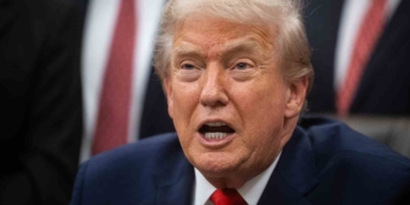 trump-epstein-yuzlerce-insanla-fotografi-var-onun-hakkinda-hicbir-sey-bilmiyorum-l6Xy4zKw.jpg