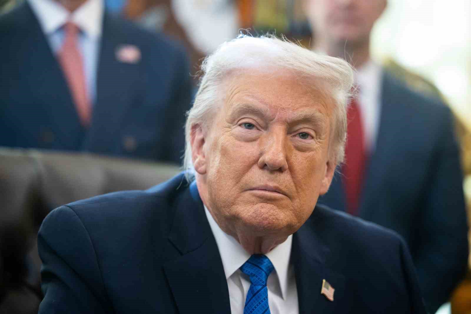 trump epsteinin adasina hic gitmedim ancak bu sahtekar demokratlarin ve bagiscilarinin neredeyse tamami gitti f7g5Qk9M