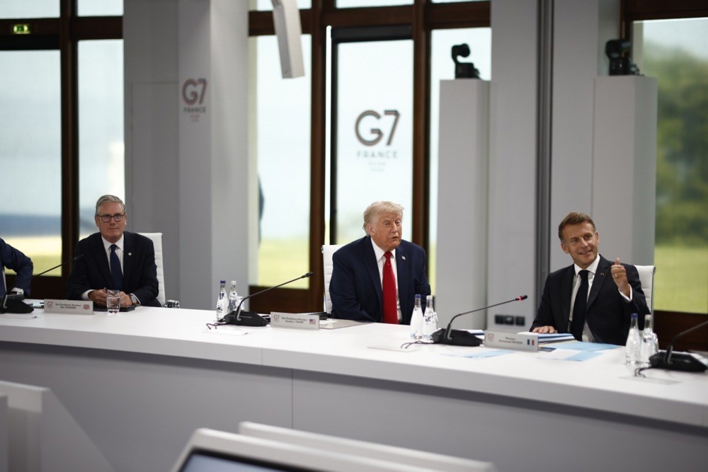 trump g7 zirvesinin son gununde toplantiya gec kaldi 3