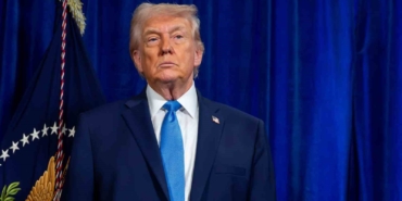trump-irandaki-protestolar-eger-insanlari-oldurmeye-baslarlarsa-onlara-cok-sert-bir-sekilde-karsilik-verecegiz-wwchXtjk.jpg