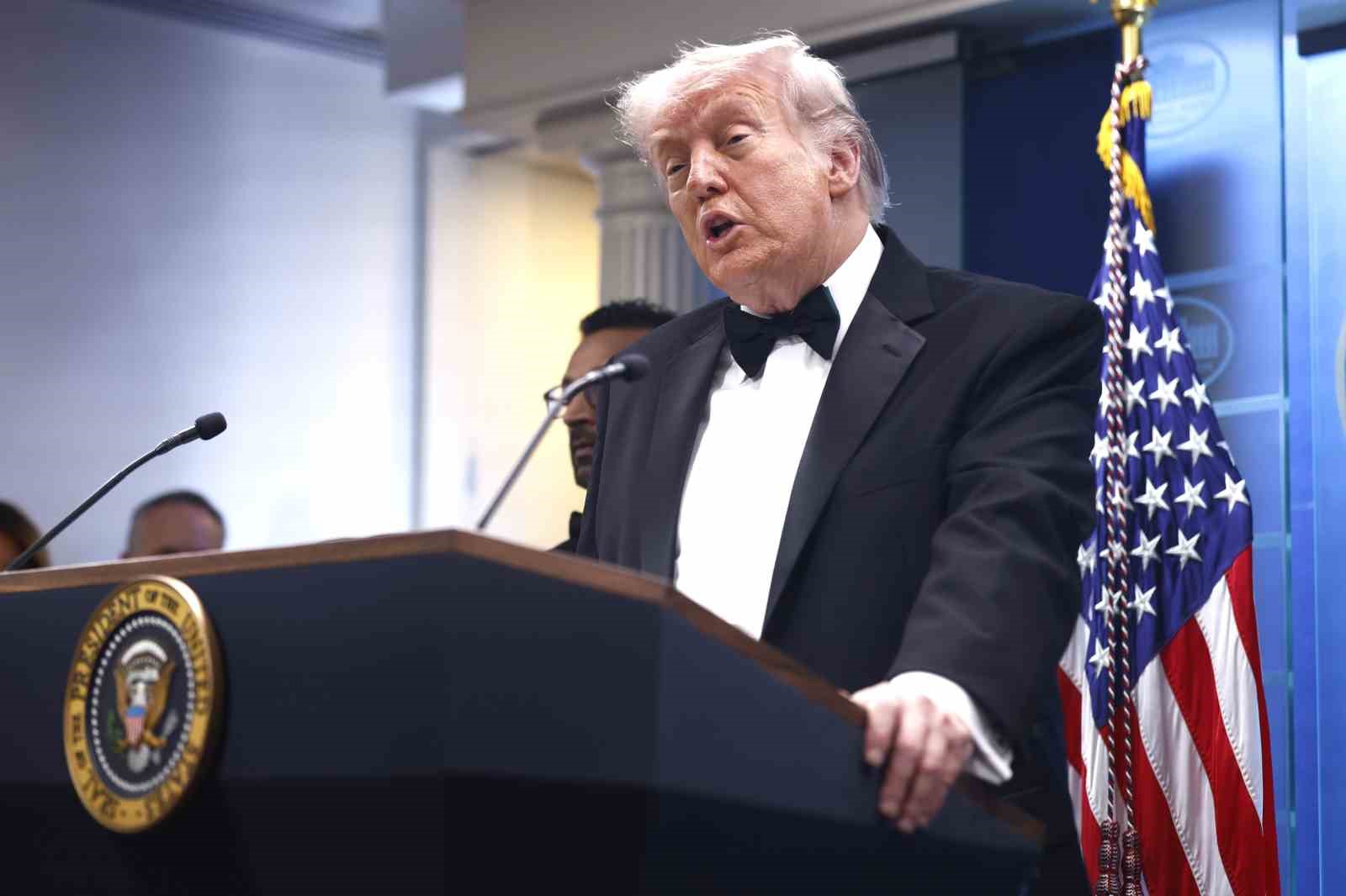 trump iranlilar gorusmek isterse bizi arayabilirler 0 LQIVi1Yj