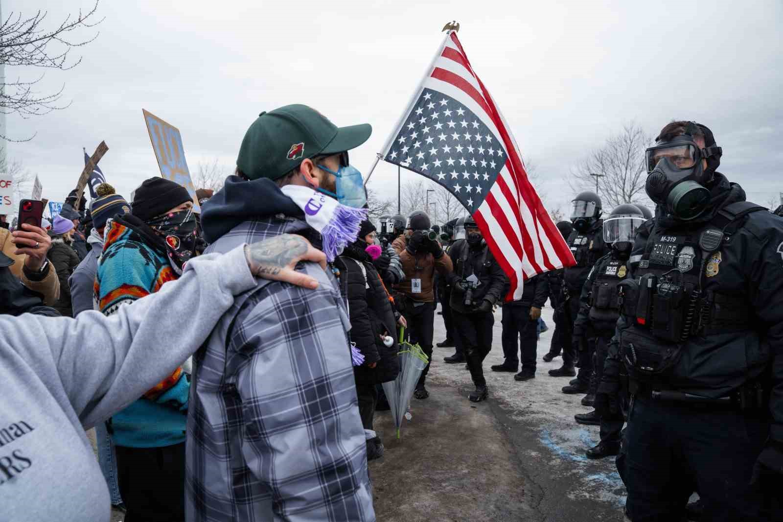 Trump, Minnesota’daki protestoları bastırmak için askeri güç kullanmakla tehdit etti 11 trump minnesotadaki protestolari bastirmak icin askeri guc kullanmakla tehdit etti 7 1laztq9d