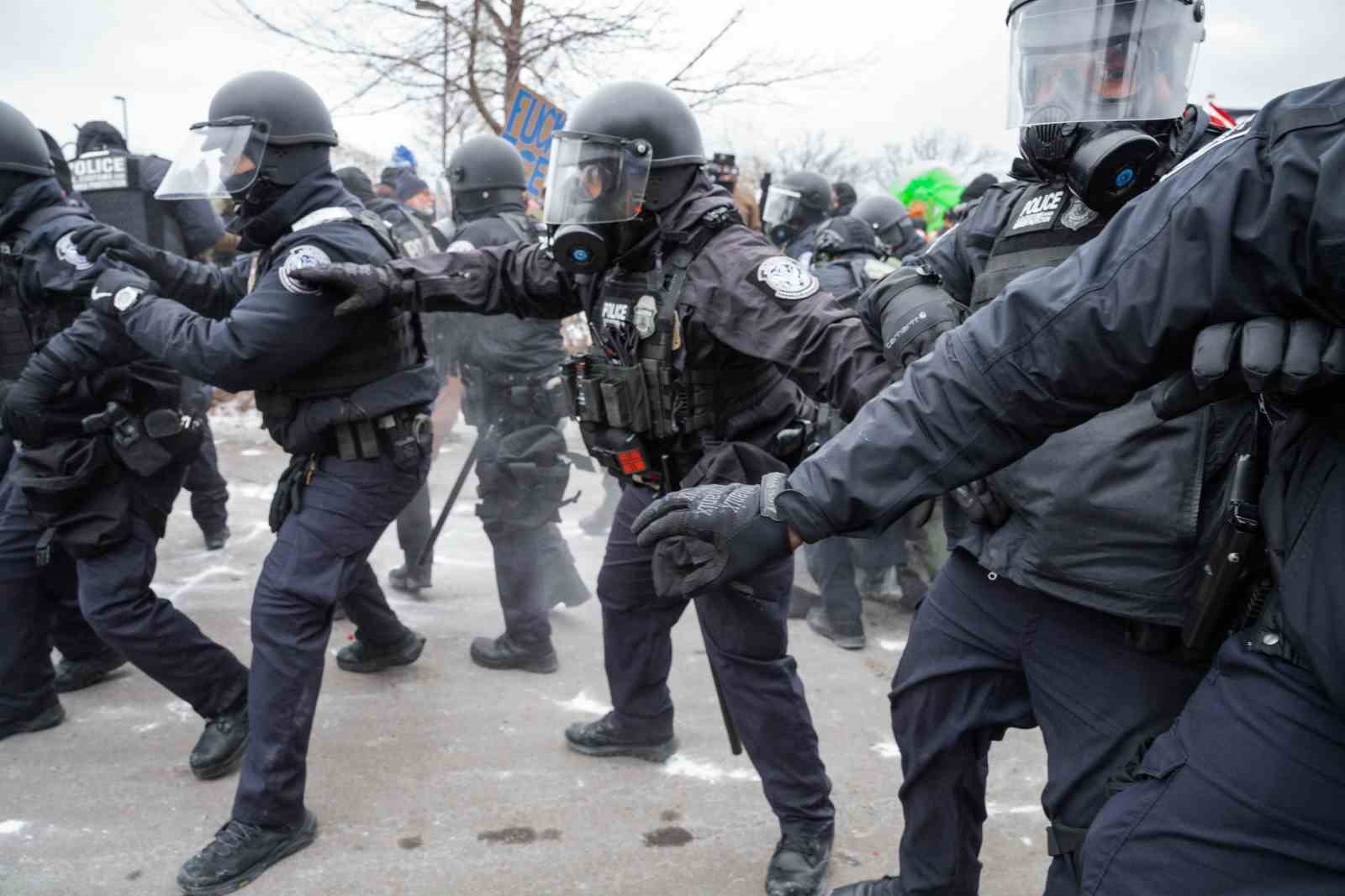 Trump, Minnesota’daki protestoları bastırmak için askeri güç kullanmakla tehdit etti 12 trump minnesotadaki protestolari bastirmak icin askeri guc kullanmakla tehdit etti 8 tHVsdwmE