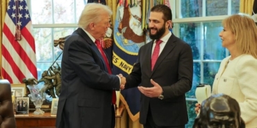 trump-suriye-devlet-baskani-ahmed-es-sara-iyi-seyler-olmasi-ve-suriye-ile-israilin-mureffeh-tBgSEzrI.jpg