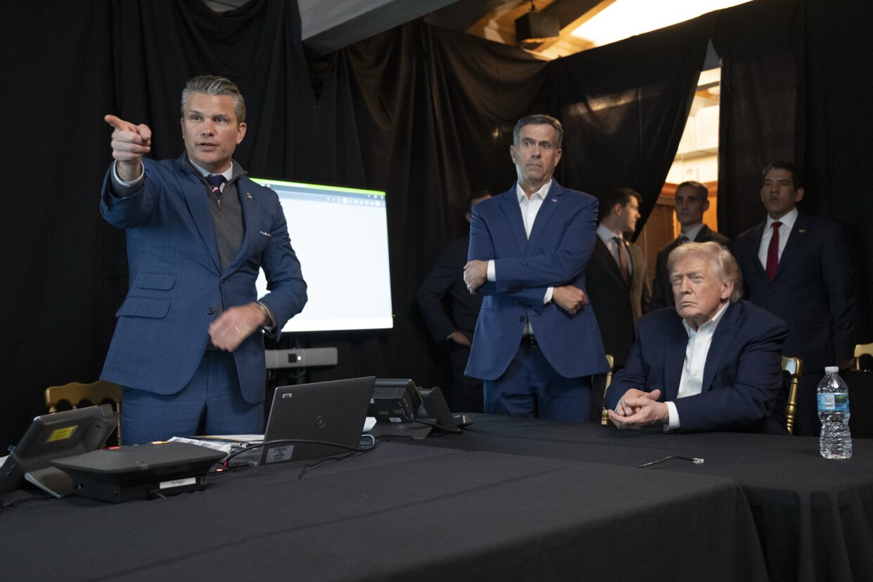 Trump, Venezuela’ya yönelik saldırıları izlediği anların fotoğrafını paylaştı 12 trump venezuelaya yonelik saldirilari izledigi anlarin fotografini paylasti 8 J3NMAgSB