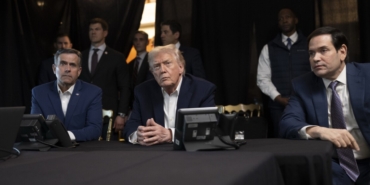 trump-venezuelaya-yonelik-saldirilari-izledigi-anlarin-fotografini-paylasti-D293FcAS.jpg