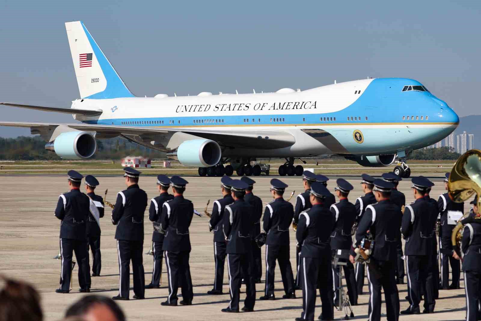 Trump’a Güney Kore’de en yüksek devlet onuru "Mugunghwa Büyük Nişanı" verildi 6 trumpa guney korede en yuksek devlet onuru mugunghwa buyuk nisani verildi 2 cpzg1Aj5