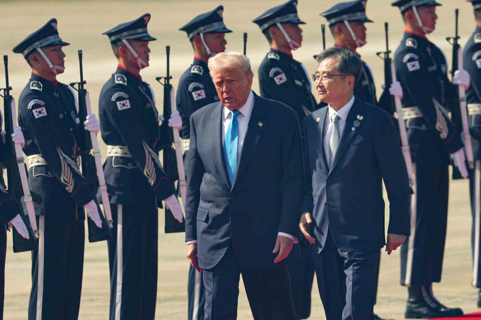 Trump’a Güney Kore’de en yüksek devlet onuru "Mugunghwa Büyük Nişanı" verildi 9 trumpa guney korede en yuksek devlet onuru mugunghwa buyuk nisani verildi 5 4NMTv8qB