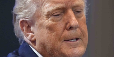 trumptan-abd-yuksek-mahkemesinin-gumruk-tarifelerinin-iptali-kararina-sert-tepki-3MtMUx2X.jpg