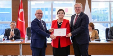 tseden-hacettepe-universitesi-egitim-fakultesine-kalite-yonetim-sistemi-belgesi-KKjdlJPQ.jpg
