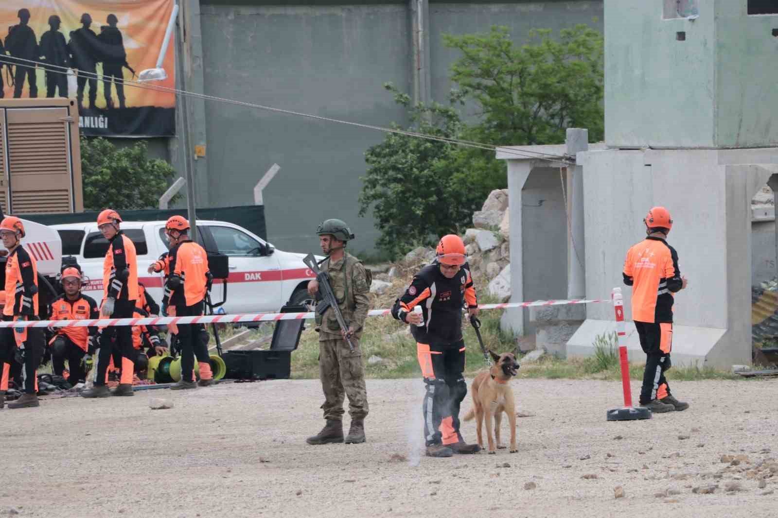tskdan insani yardim tatbikati 2026da gercegini aratmayan deprem senaryosu 3 HfN5KIjR