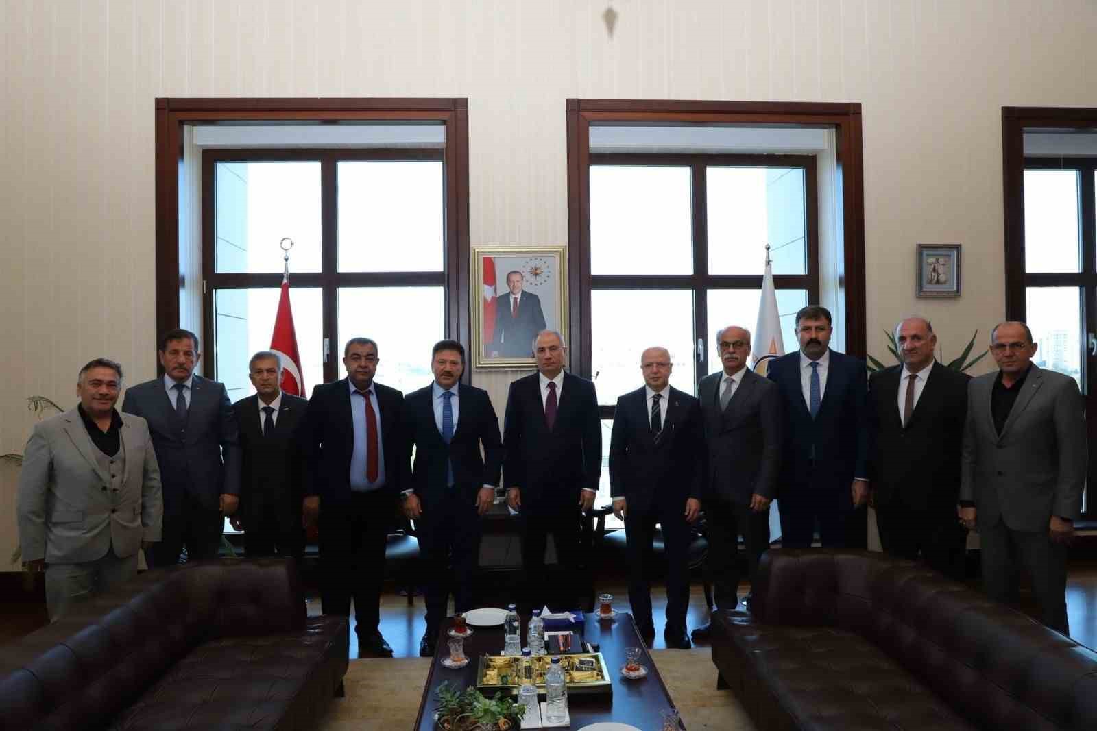 tsof genel baskani yiginer ak parti genel baskan vekili alaya ulasim esnafinin sorunlarini iletti R2MSwbL4