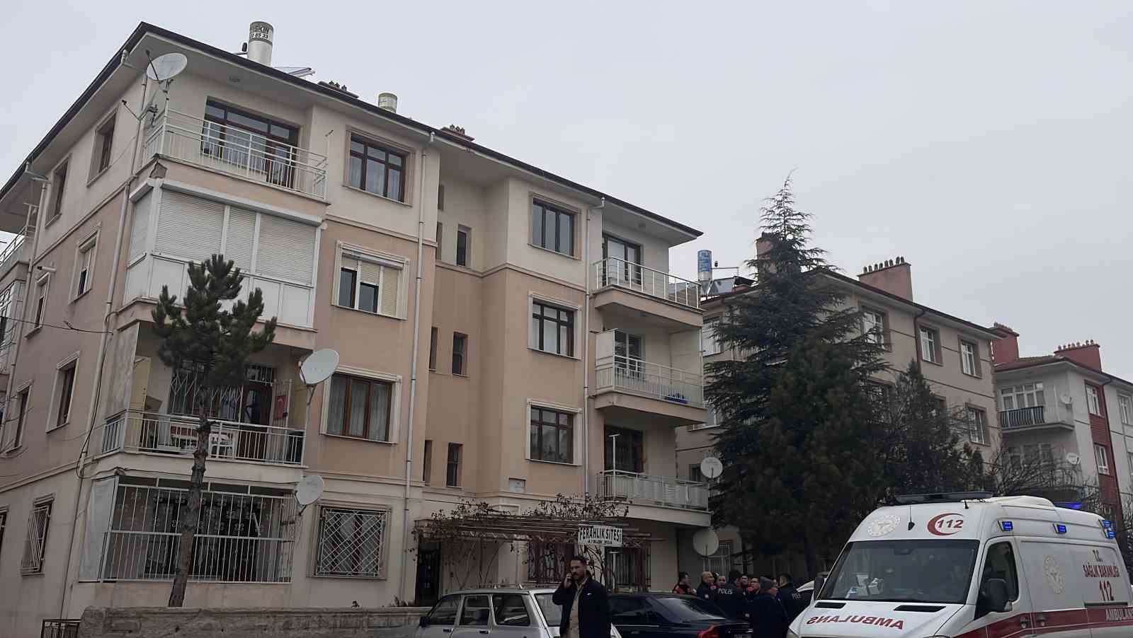 tufegini temizlerken kazara kendini vurdu 1 Wrr9wX2R