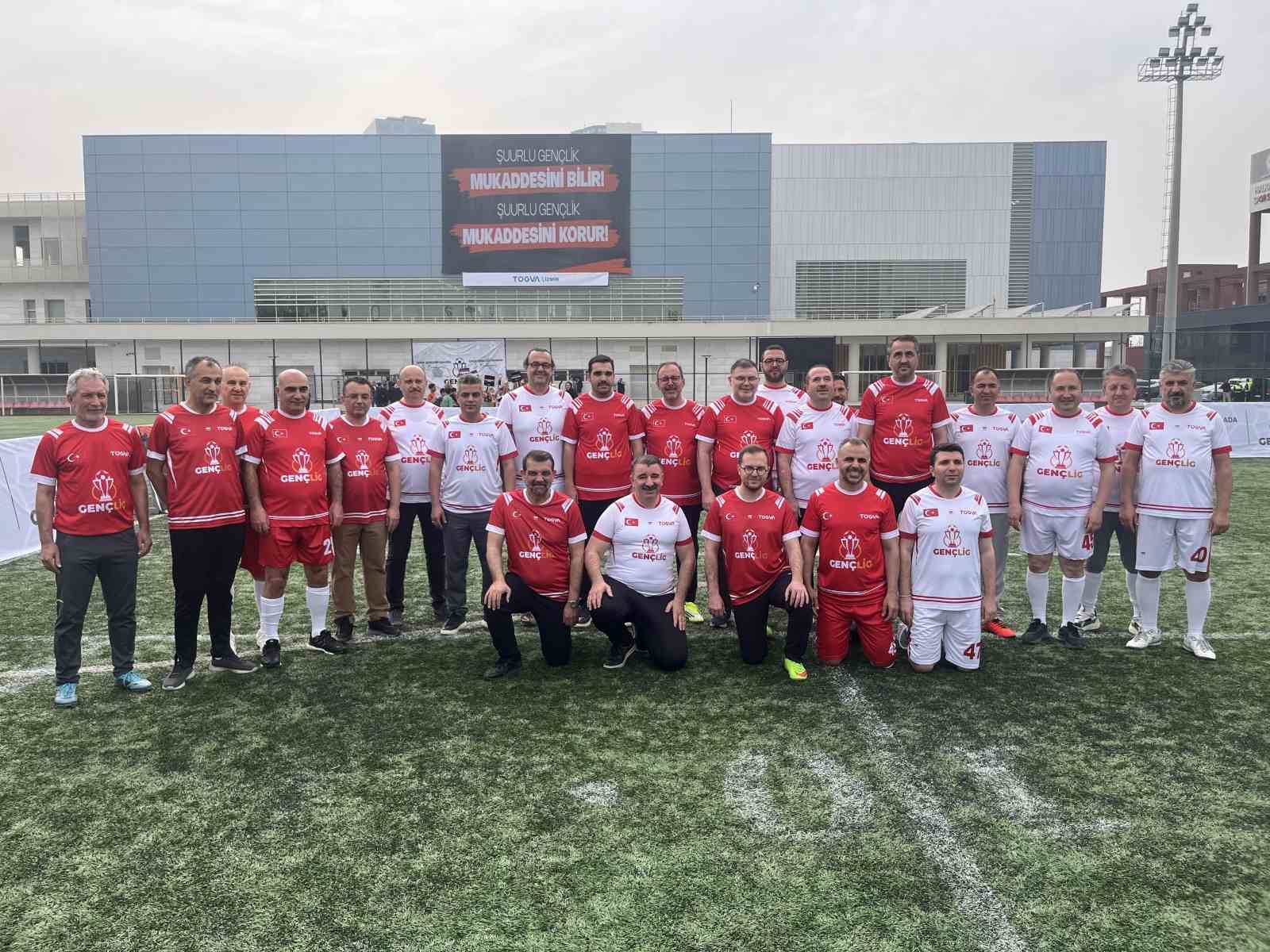 tugva izmir liseler arasi genclig futbol turnuvasi heyecani basladi 0 t5AUS4q6