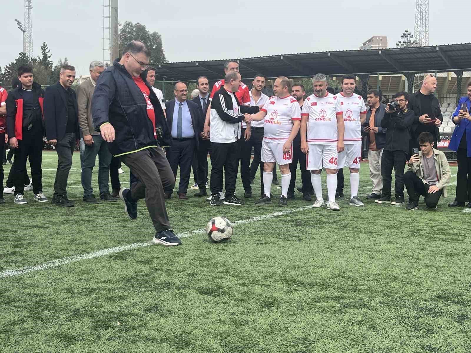tugva izmir liseler arasi genclig futbol turnuvasi heyecani basladi 2 XjMVOTCn