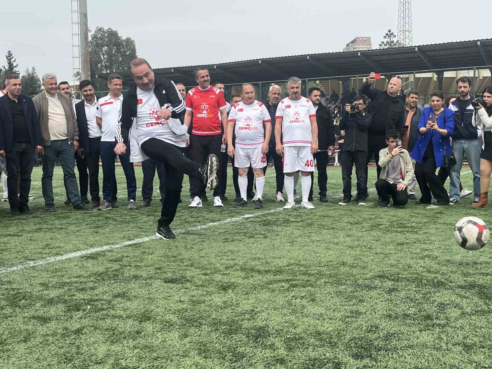 tugva izmir liseler arasi genclig futbol turnuvasi heyecani basladi 3 WregGg2C