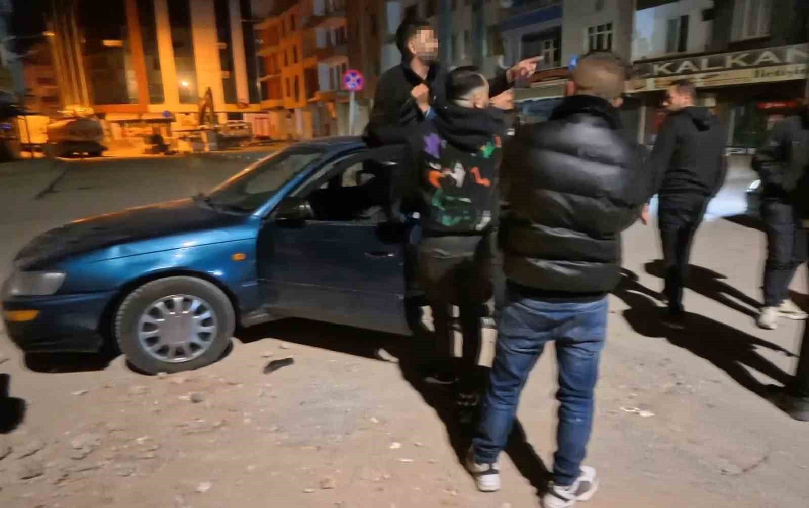 tukuruk yuzunden kavga cikti alkollu sahsi yakinlari bile sakinlestiremedi 3 WDVuwR25