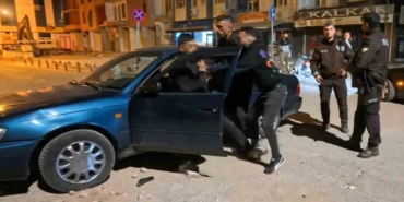 tukuruk-yuzunden-kavga-cikti-alkollu-sahsi-yakinlari-bile-sakinlestiremedi-MwbyDtHD.jpg