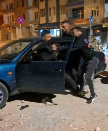 tukuruk-yuzunden-kavga-cikti-alkollu-sahsi-yakinlari-bile-sakinlestiremedi-MwbyDtHD.jpg