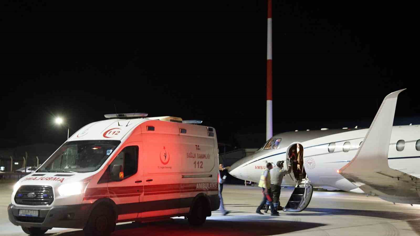 Tülin bebek, ambulans uçakla İstanbul’a sevk edildi 5 tulin bebek ambulans ucakla istanbula sevk edildi 1 ELAVIQmV