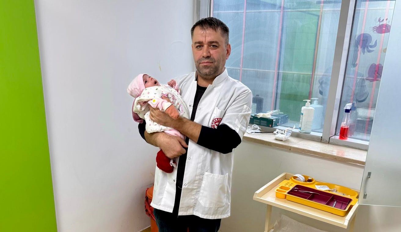 Tüm bağırsakları ve midesi karın dışında doğdu, Diyarbakır’da sağlığına kavuştu 5 tum bagirsaklari ve midesi karin disinda dogdu diyarbakirda sagligina kavustu 1 3yrjkfA6