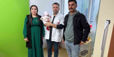 tum-bagirsaklari-ve-midesi-karin-disinda-dogdu-diyarbakirda-sagligina-kavustu-KwKlQd6h.jpg
