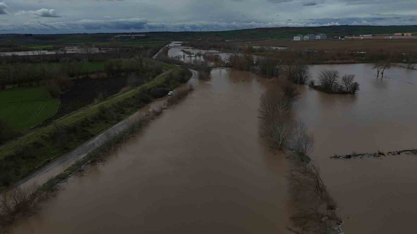 tunca nehri alarm veriyor tarim arazileri sular atinda kaldi 4 np2WZ4H5