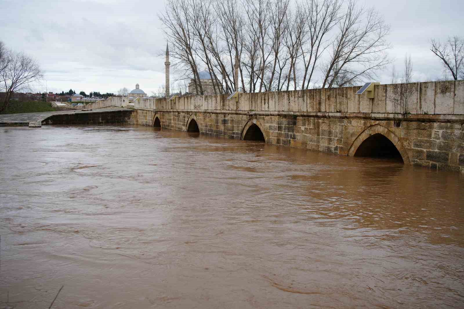 tunca nehri alarm veriyor tarim arazileri sular atinda kaldi 5