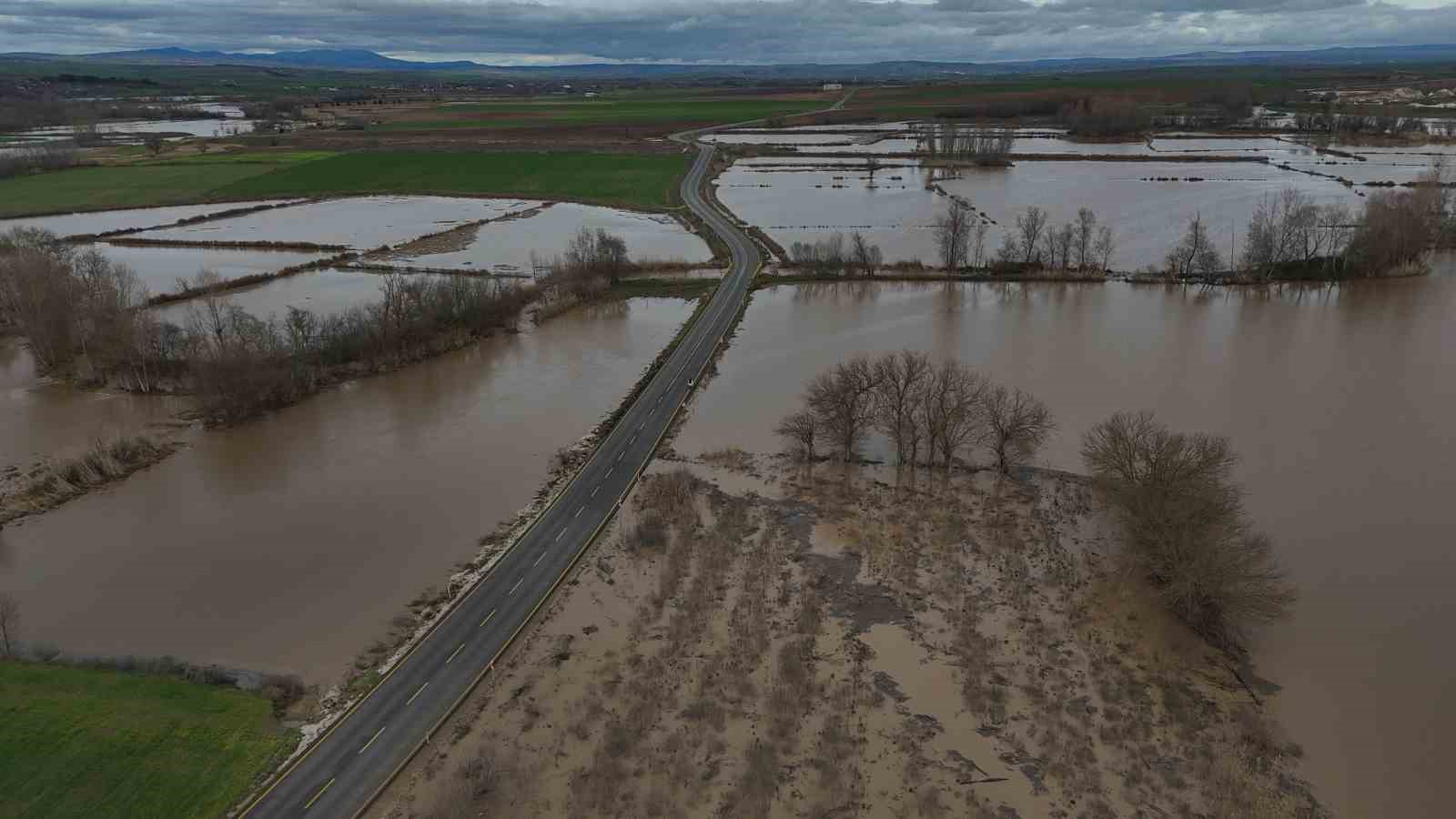 tunca nehri alarm veriyor tarim arazileri sular atinda kaldi 6 Fh352JCa