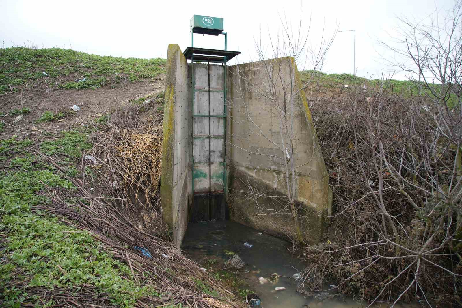 tunca nehri seddelerindeki menfez ve pompa istasyonlari alarm veriyor 3 OgZYqWDs