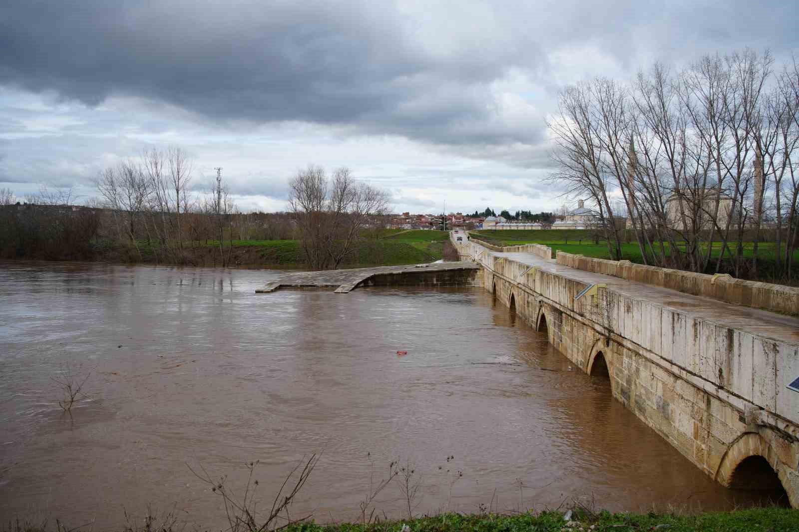 tunca nehri seddelerindeki menfez ve pompa istasyonlari alarm veriyor 5 tdurhngv