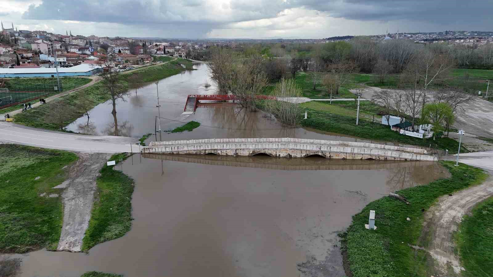 tunca nehri tasti sarayici havadan goruntulendi 1 L4C582Ye