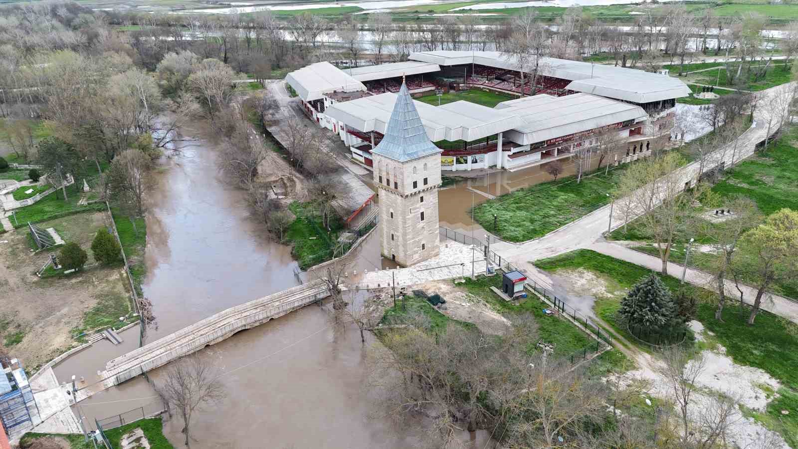tunca nehri tasti sarayici havadan goruntulendi 11 aWRuJrSh