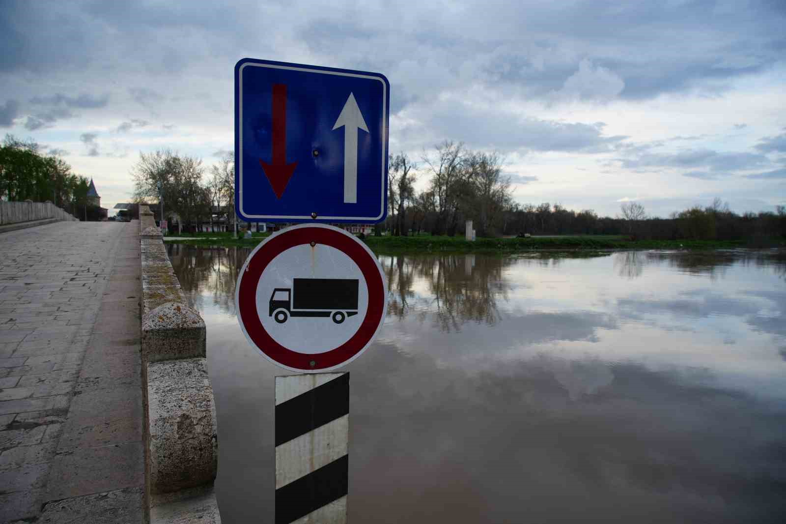 tunca nehri tasti sarayici havadan goruntulendi 3 ilpzI2ag