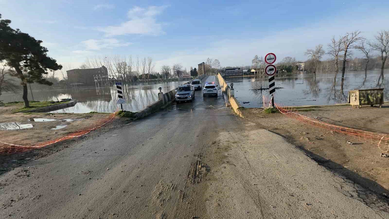 tunca ve mericte alarm seviyesi kirmizidan turuncuya dustu debiler geriledi 2 pTLNH3rk