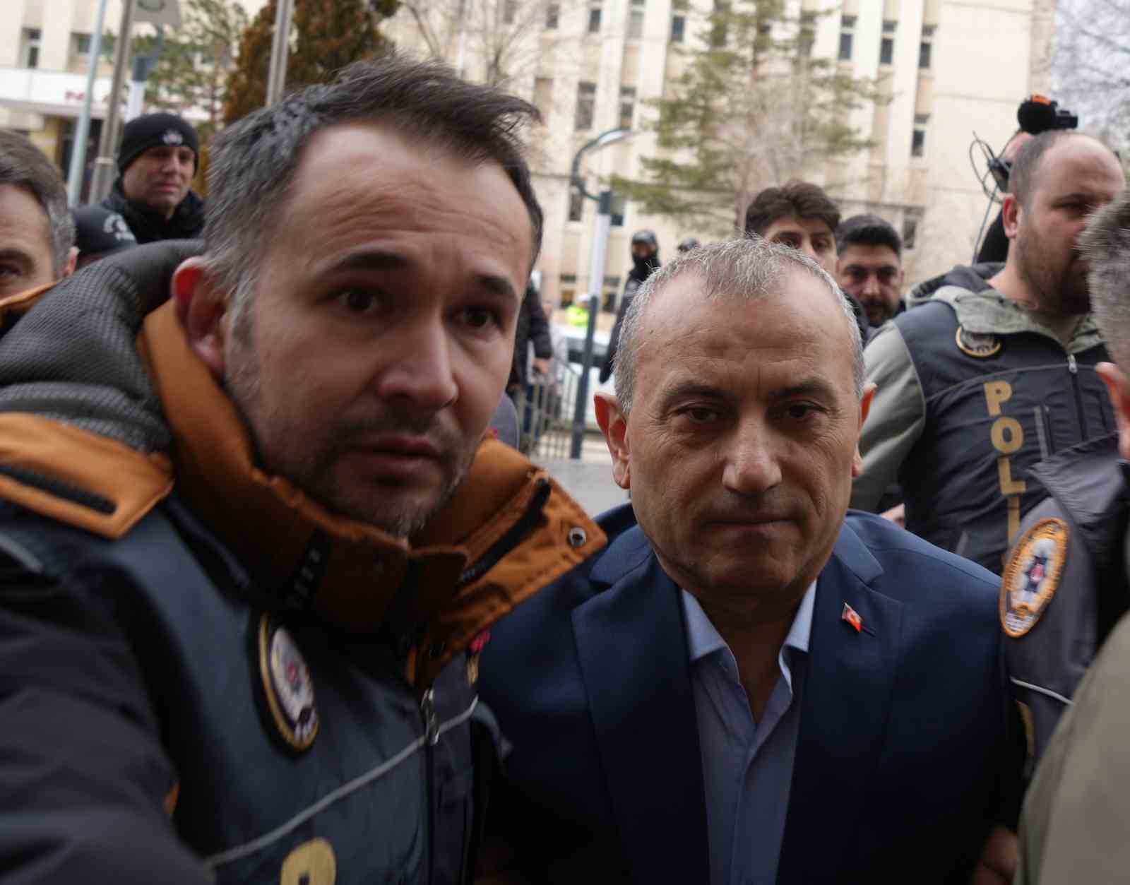 Tuncay Sonel Erzurum Adliyesi’ne sevk edildi 5 tuncay sonel erzurum adliyesine sevk edildi 1 KEmqlWFt