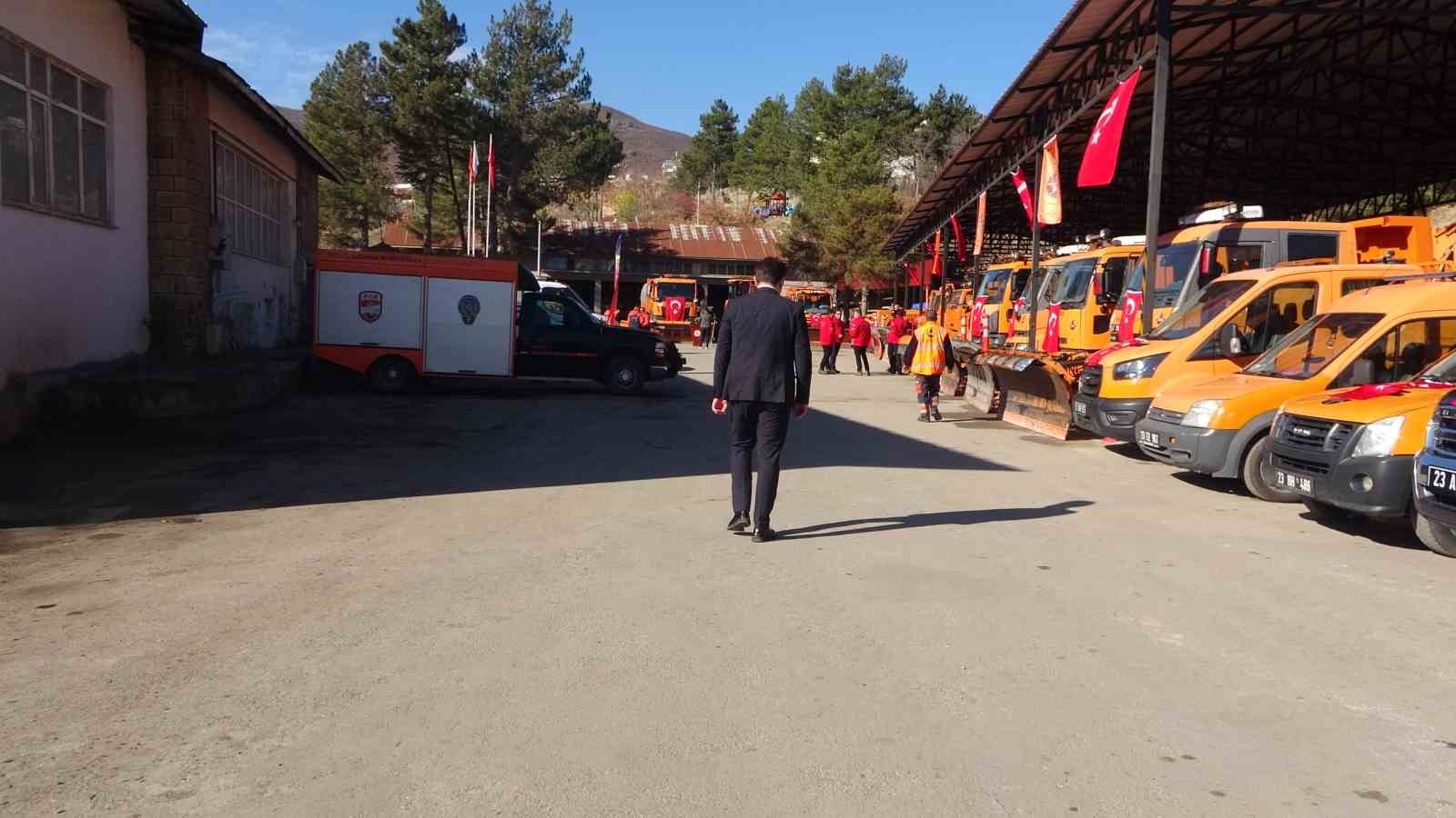 tunceli 200 arac ve 842 arama kurtarma personeliyle kisa hazir 5 iK3157Dg