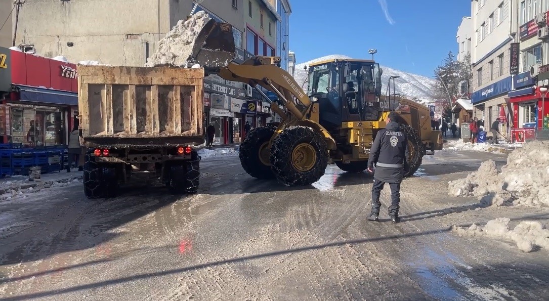 tunceli belediyesi karla mucadele calismalarini surduruyor 3 k28a8s9X