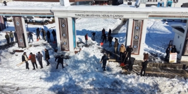 tunceli-belediyesi-karla-mucadele-calismalarini-surduruyor-5V39TPQI.jpg