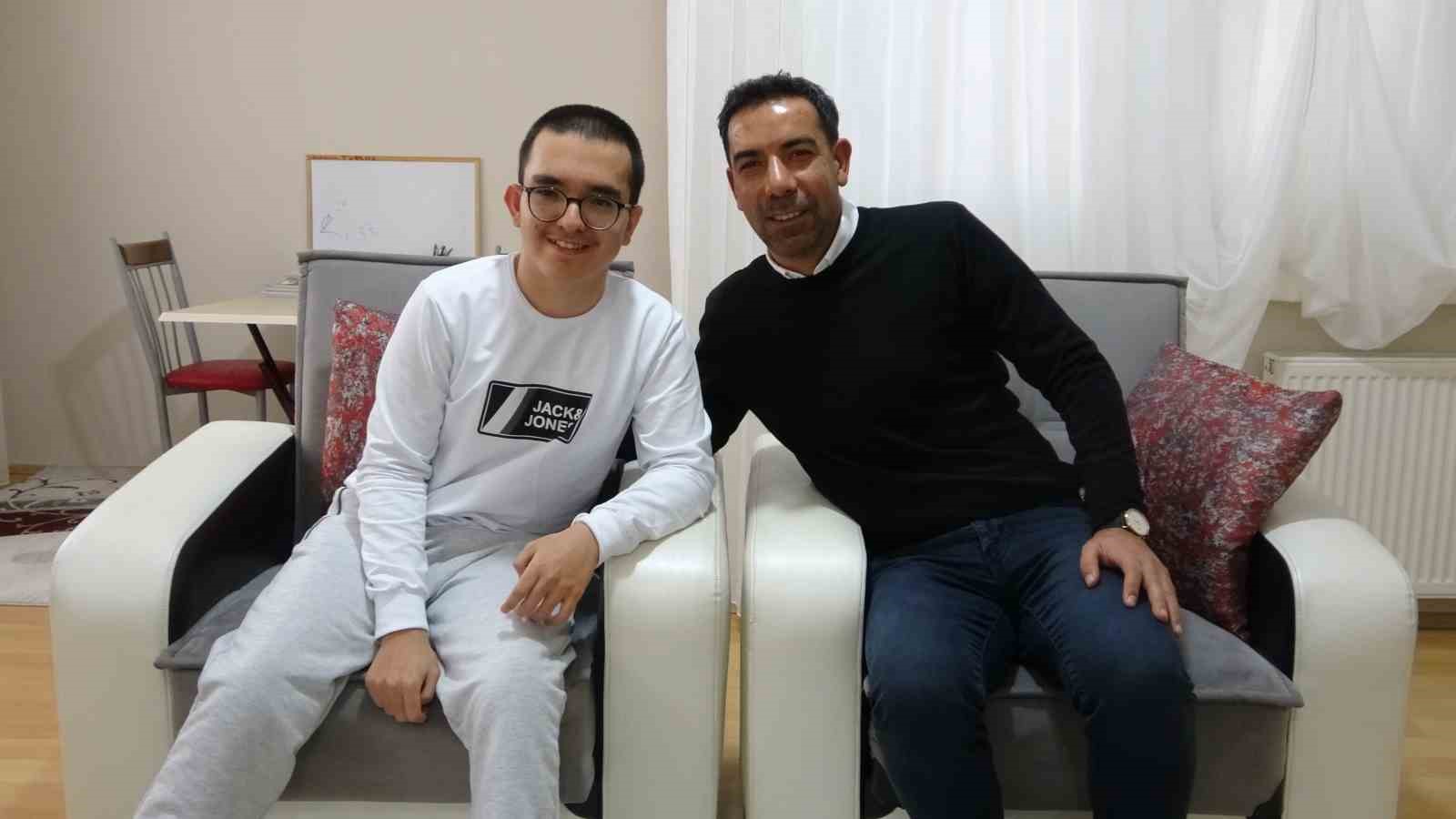 tuncelide 10 yildir evde egitimle hayata baglanan beranin azmi ilham veriyor 7 LFqayd1r