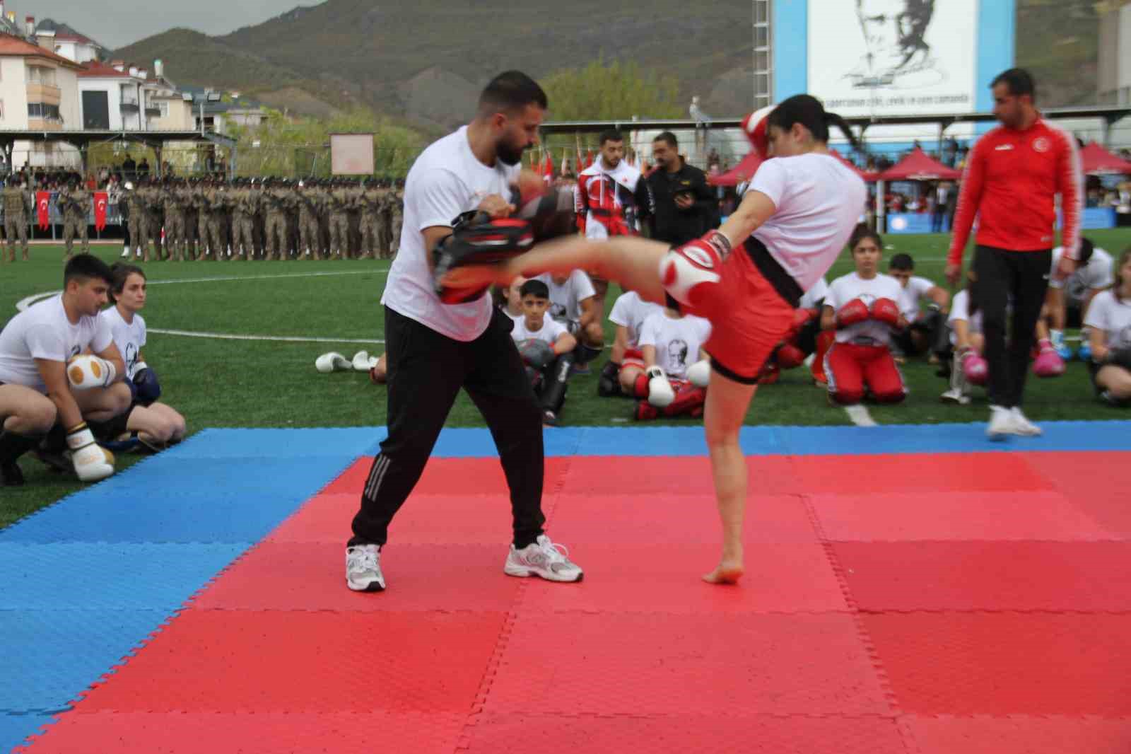 tuncelide 29 ekim coskusu 1 lbu2a1P1