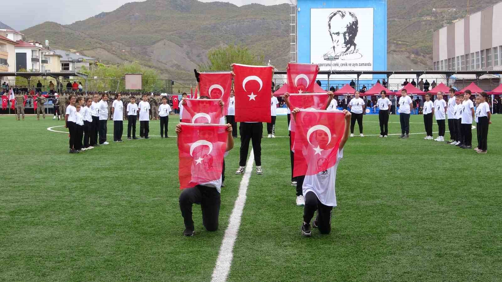tuncelide 29 ekim coskusu 3 YXc2tnfD