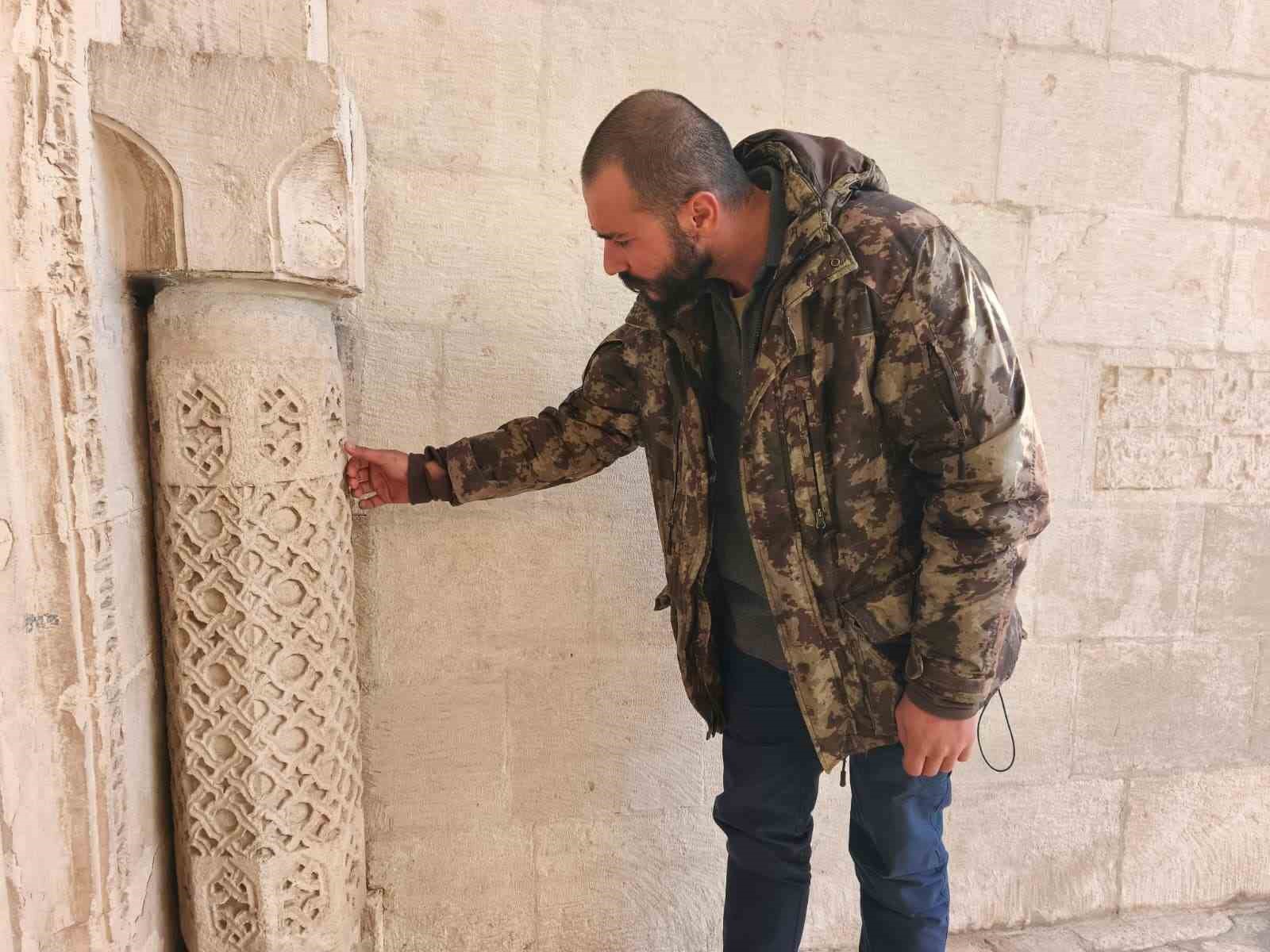 Tunceli’de 621 yıllık tarihi cami ve denge sütunları görselliğiyle göz kamaştırıyor 4 tuncelide 621 yillik tarihi cami ve denge sutunlari gorselligiyle goz kamastiriyor 0 dUSwZ5gY
