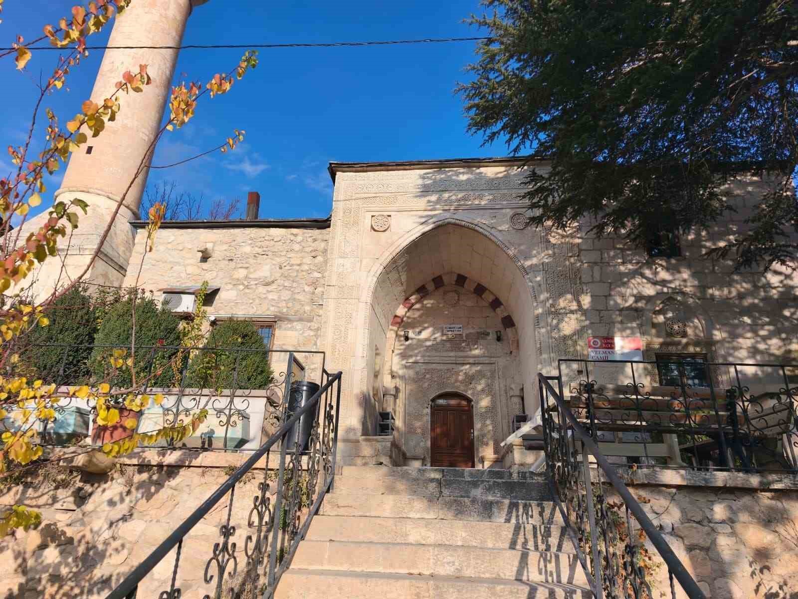 Tunceli’de 621 yıllık tarihi cami ve denge sütunları görselliğiyle göz kamaştırıyor 9 tuncelide 621 yillik tarihi cami ve denge sutunlari gorselligiyle goz kamastiriyor 5 NGaEyDWL