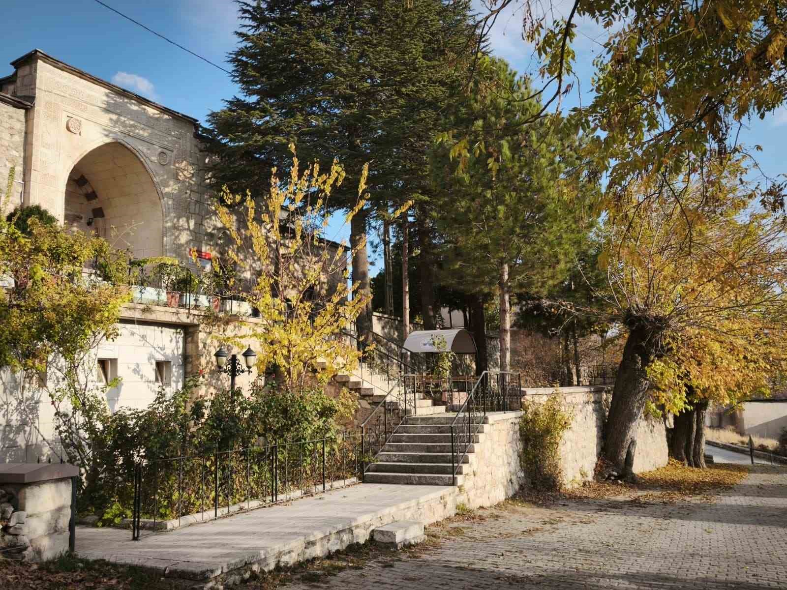 Tunceli’de 621 yıllık tarihi cami ve denge sütunları görselliğiyle göz kamaştırıyor 10 tuncelide 621 yillik tarihi cami ve denge sutunlari gorselligiyle goz kamastiriyor 6 yfpCElsS