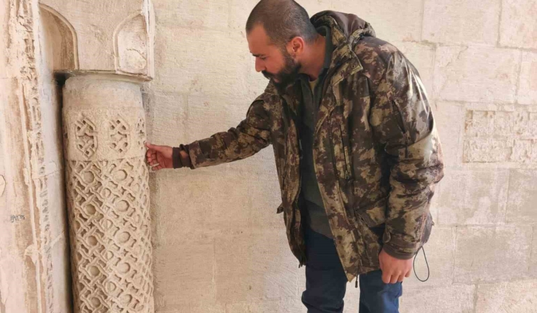 tuncelide-621-yillik-tarihi-cami-ve-denge-sutunlari-gorselligiyle-goz-kamastiriyor-jJIYUdXJ.jpg